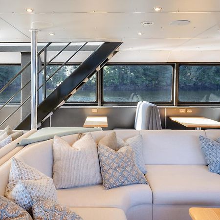 Milford Sound Overnight Cruise - Fiordland Discovery المظهر الخارجي الصورة