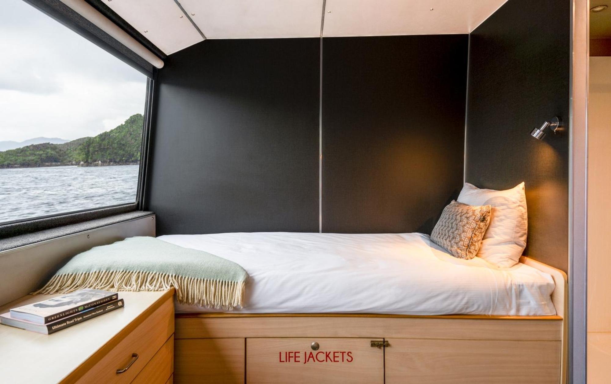 Milford Sound Overnight Cruise - Fiordland Discovery المظهر الخارجي الصورة