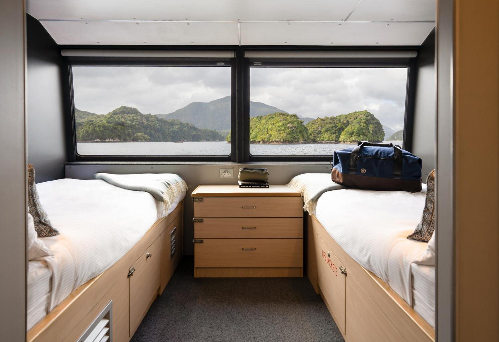 Milford Sound Overnight Cruise - Fiordland Discovery المظهر الخارجي الصورة