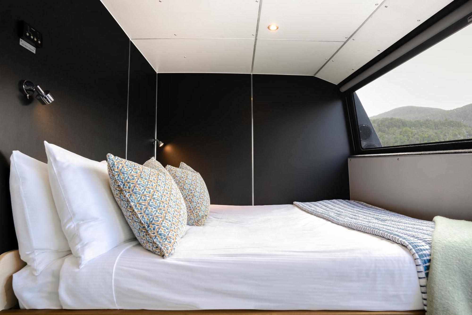 Milford Sound Overnight Cruise - Fiordland Discovery المظهر الخارجي الصورة