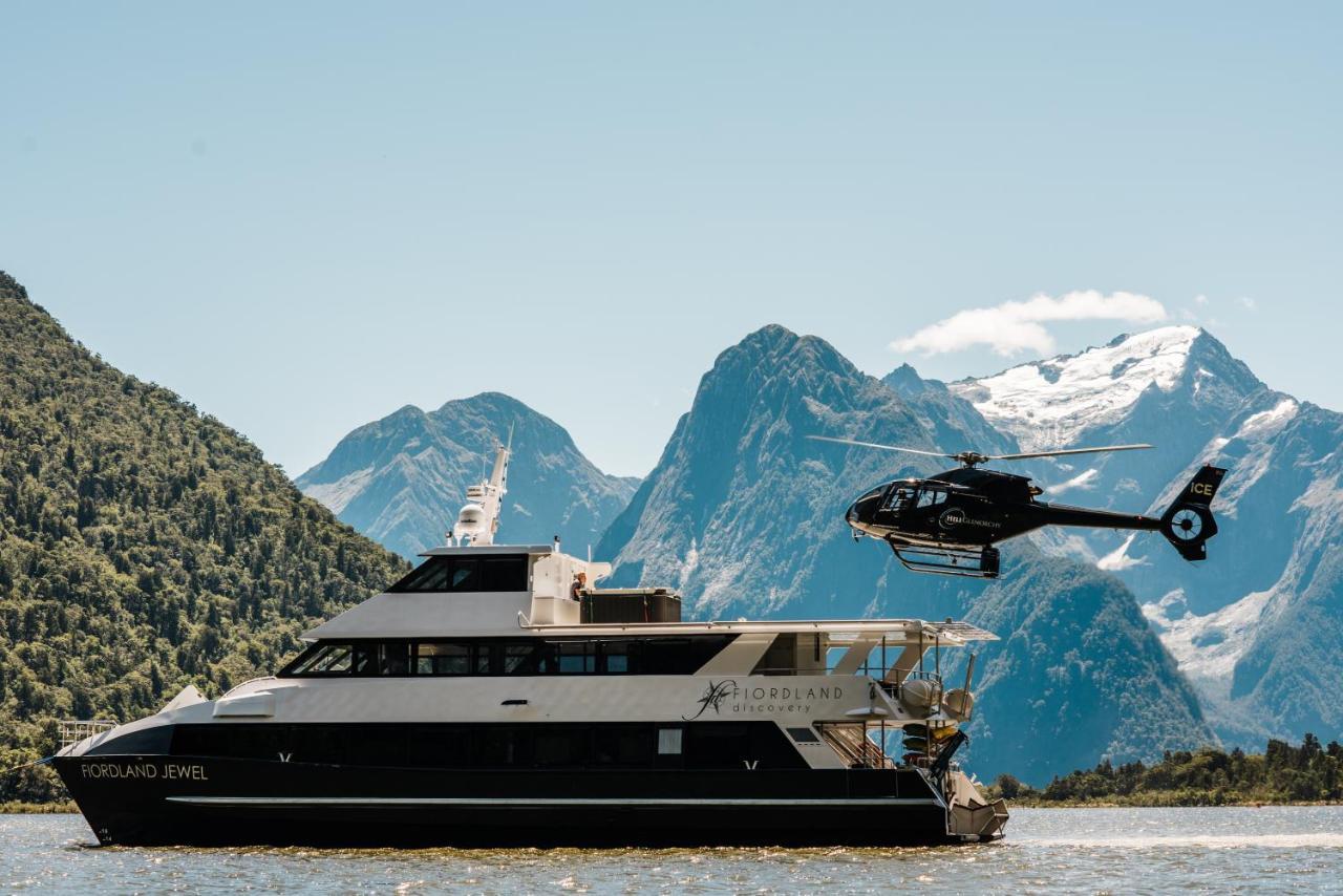 Milford Sound Overnight Cruise - Fiordland Discovery المظهر الخارجي الصورة