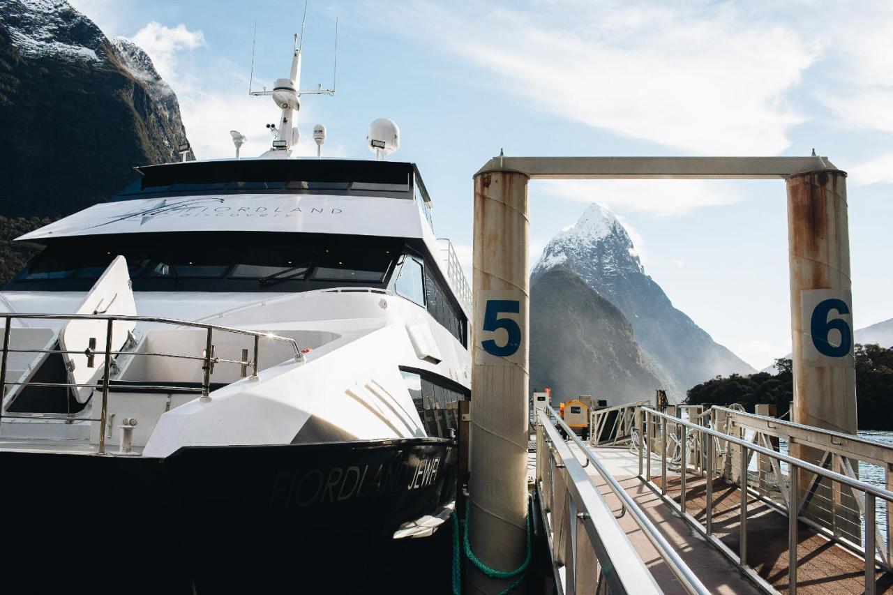 Milford Sound Overnight Cruise - Fiordland Discovery المظهر الخارجي الصورة