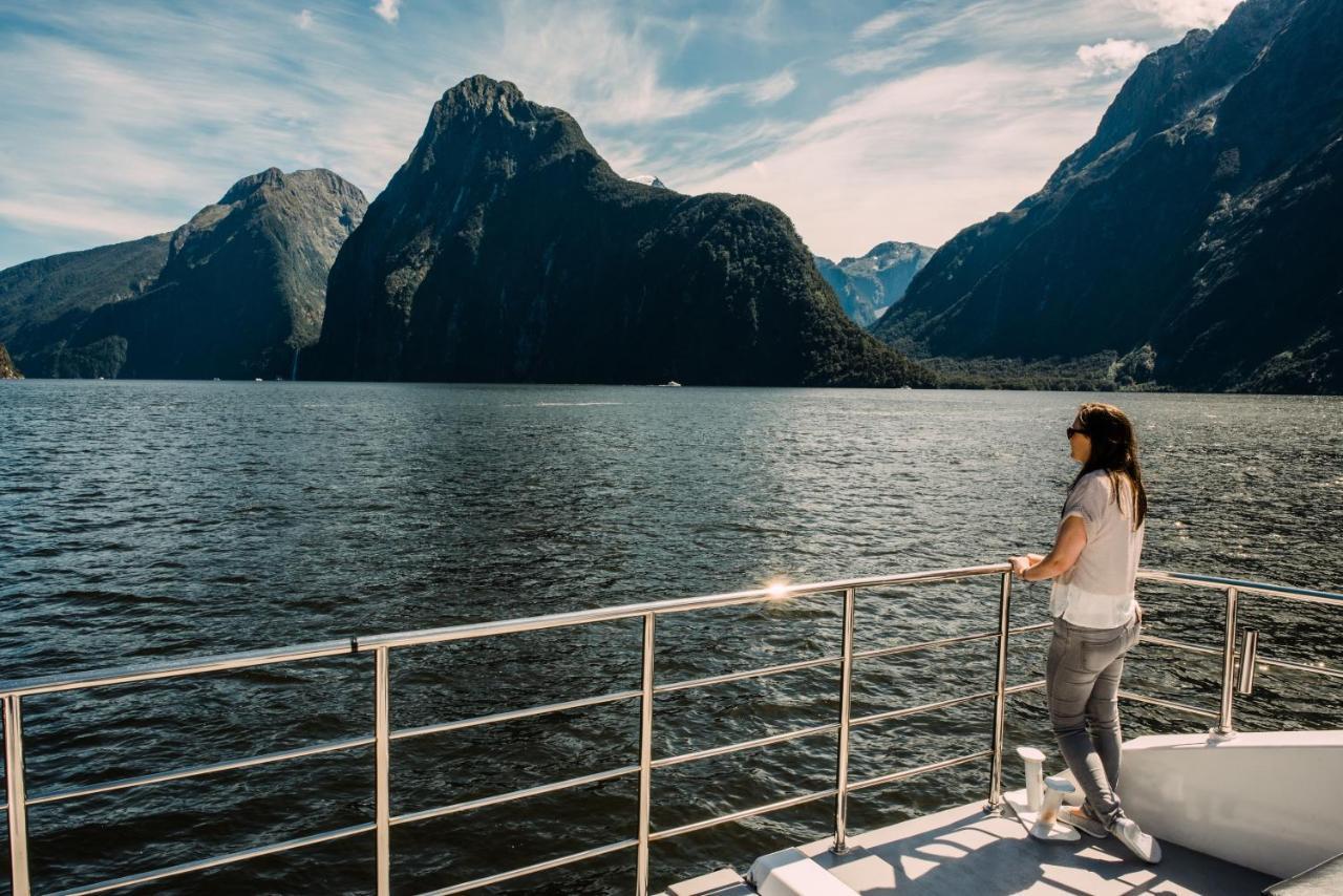 Milford Sound Overnight Cruise - Fiordland Discovery المظهر الخارجي الصورة